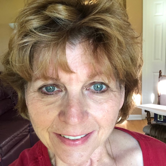 Meet your Posher, Deborah - Picture 1 of 1